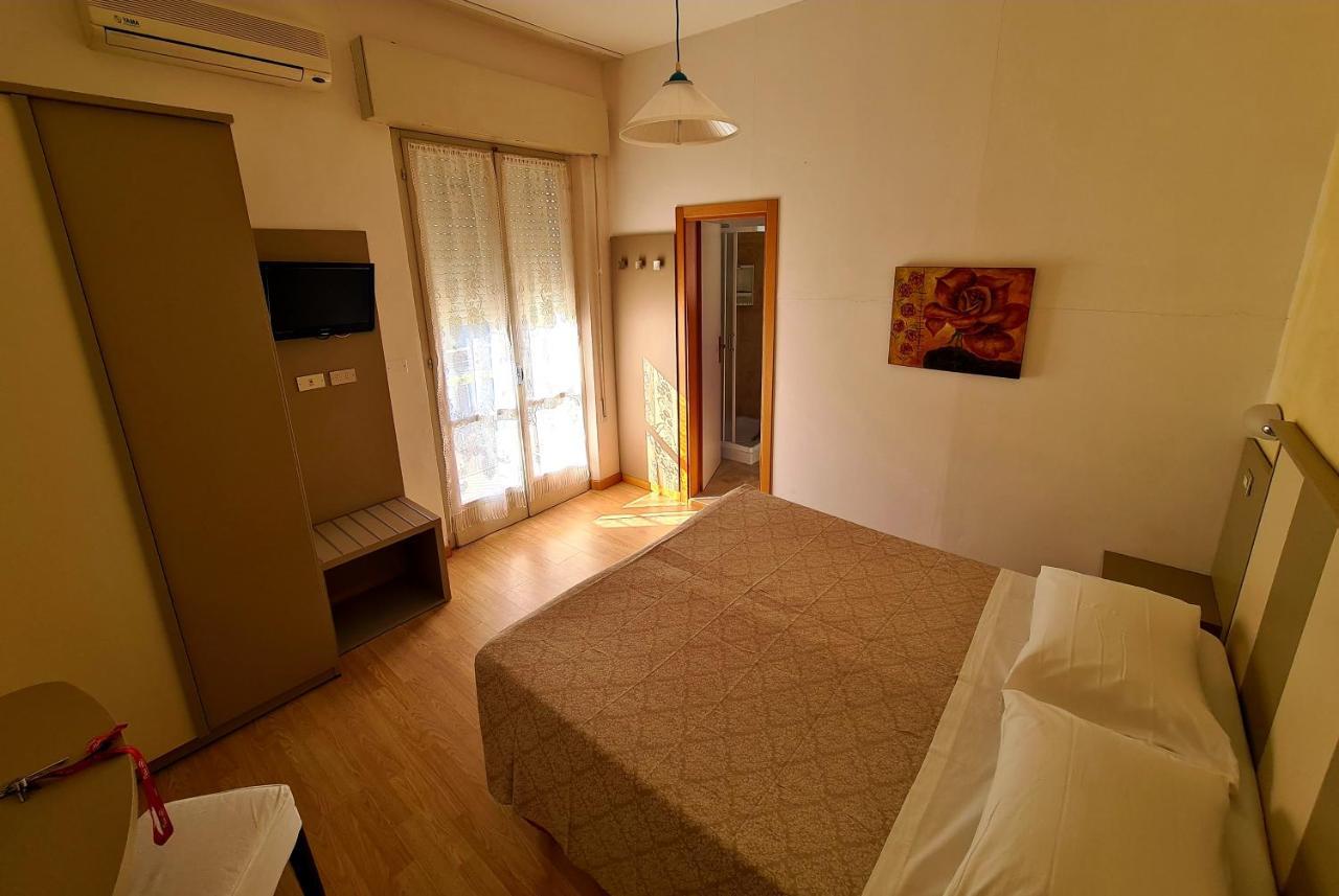 Hotel Camelia Ρίμινι Εξωτερικό φωτογραφία