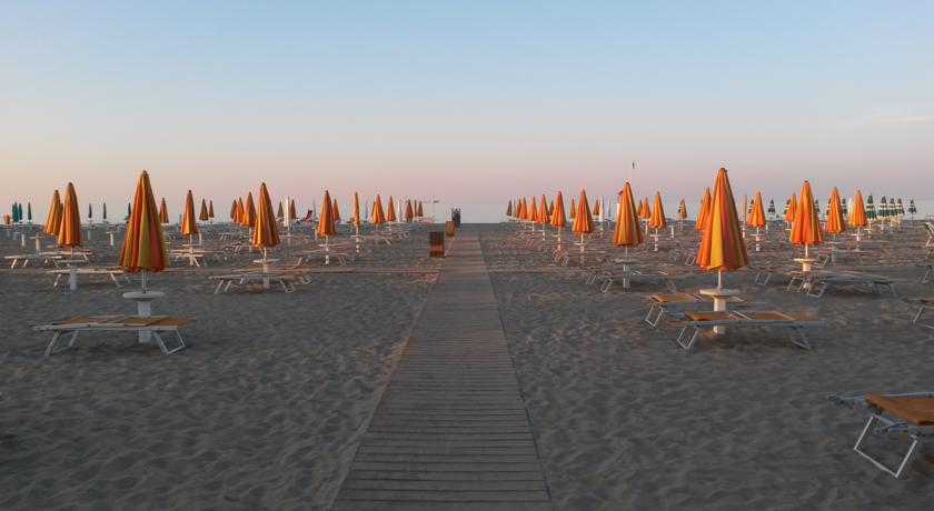 Hotel Camelia Ρίμινι Εξωτερικό φωτογραφία