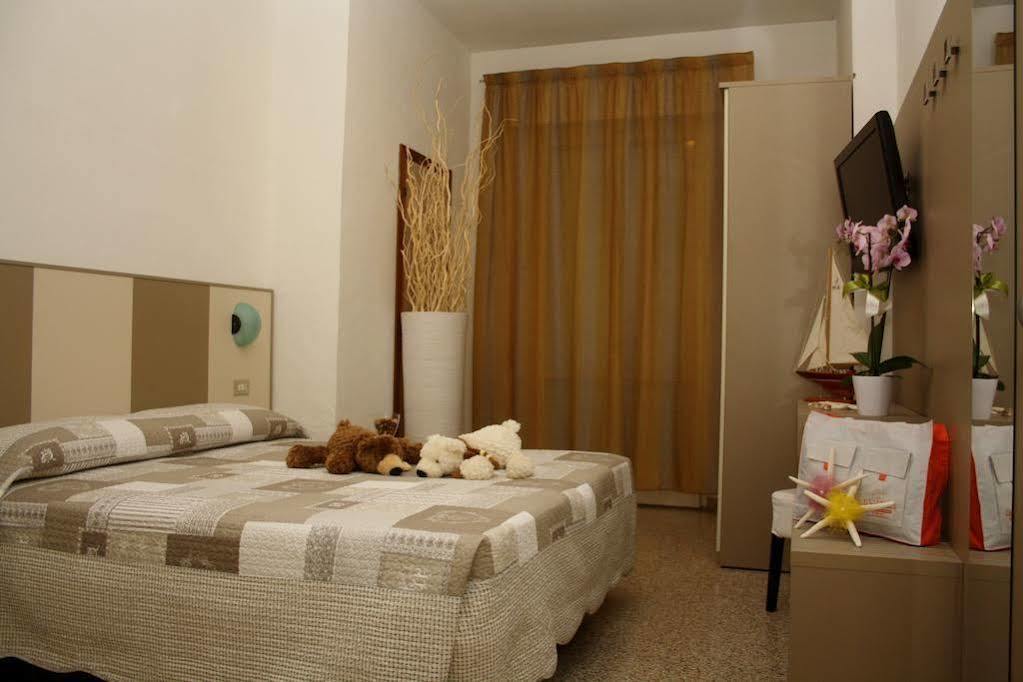 Hotel Camelia Ρίμινι Εξωτερικό φωτογραφία